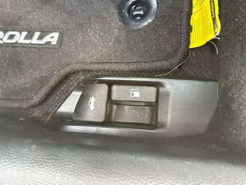 Used 2025 Toyota Corolla SE image 20