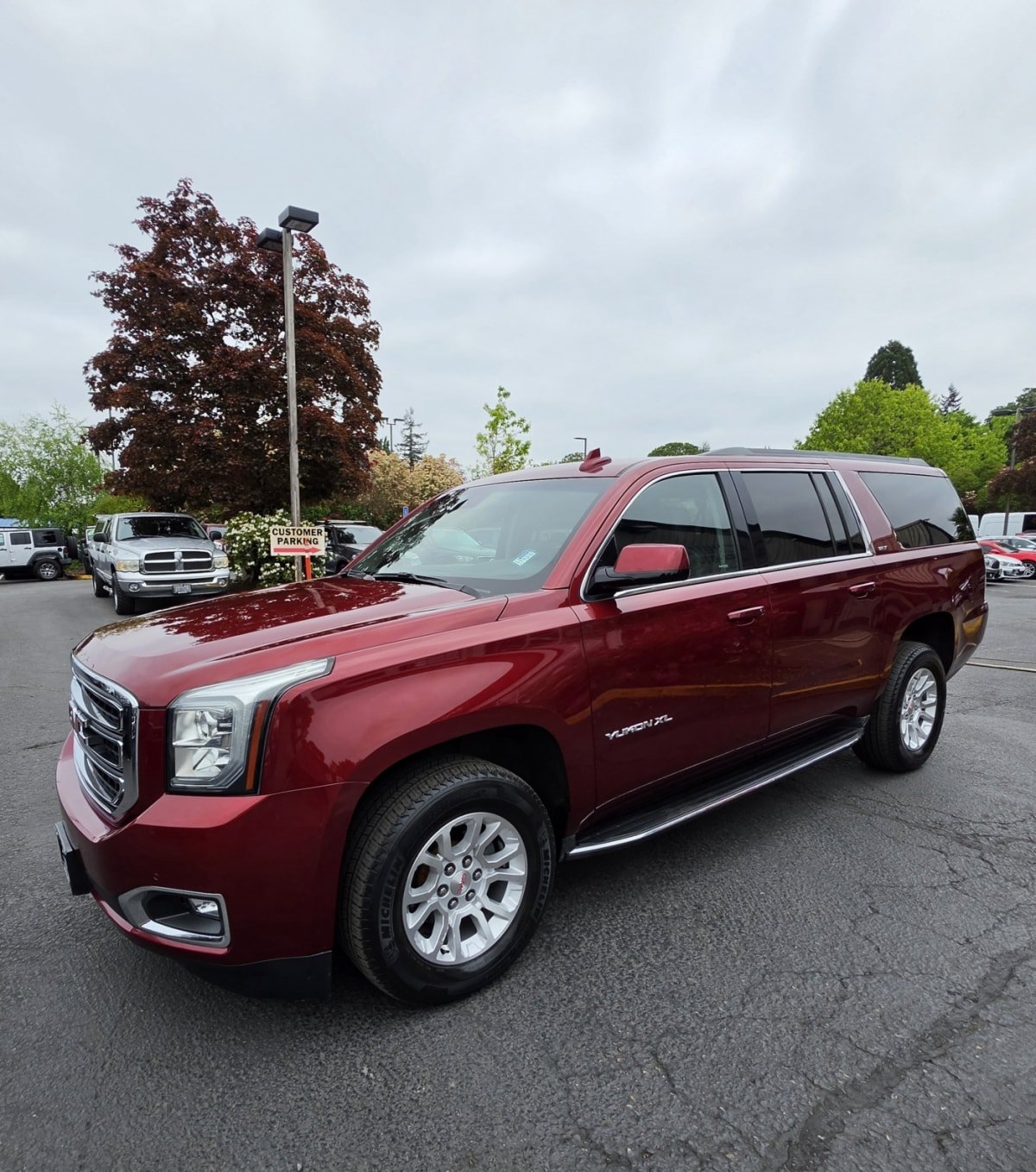 Used 2018 GMC Yukon XL SLT AWD/4WD image 1