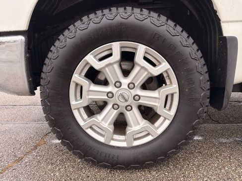 Used 2016 Nissan Titan SL image 23