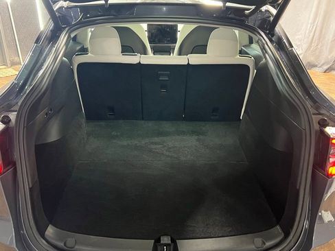 Used 2020 Tesla Model Y Long Range image 16