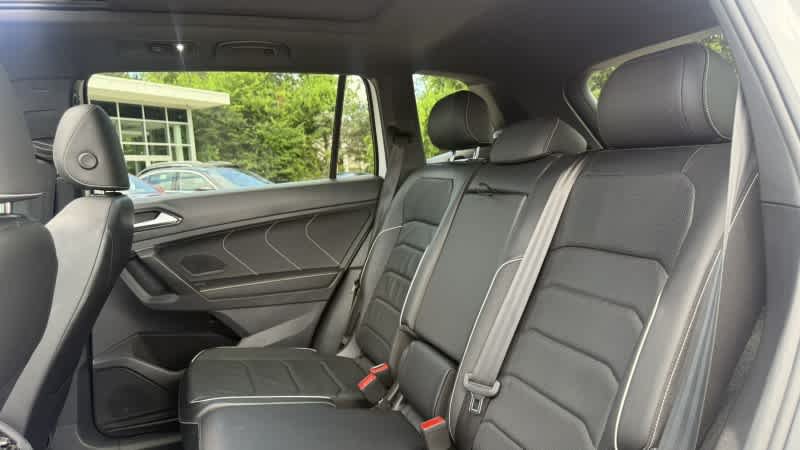 Used 2022 Volkswagen Tiguan SEL R-Line AWD/4WD image 15