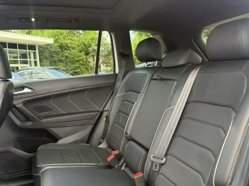 Used 2022 Volkswagen Tiguan SEL R-Line AWD/4WD image 15