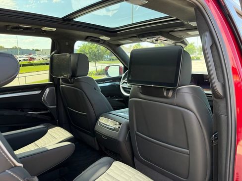 Used 2026 Cadillac Escalade Platinum Sport w/ LPO, ONYX Package AWD/4WD image 44