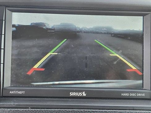 Used 2016 Chrysler Town & Country Touring image 16