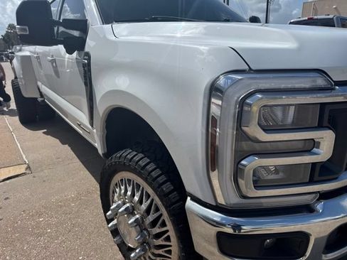 Used 2024 Ford F350 Lariat w/ FX4 Off-Road Package AWD/4WD image 2