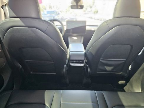 Used 2023 Tesla Model Y AWD image 17