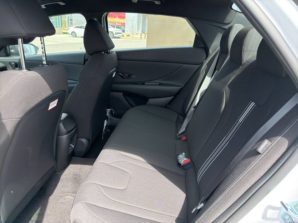 New 2025 Hyundai Elantra SEL FWD image 13