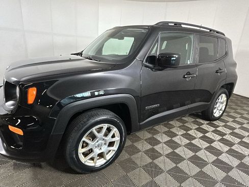 Used 2020 Jeep Renegade Latitude w/ Cold Weather Group AWD/4WD image 9
