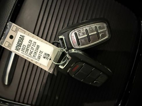 Used 2023 Chrysler Pacifica Limited w/ Uconnect Theater Family Group AWD/4WD image 37