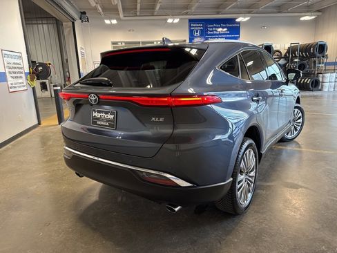 Used 2024 Toyota Venza XLE image 5