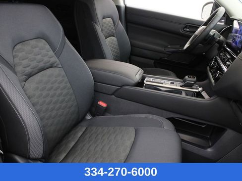 New 2026 Nissan Pathfinder SV image 21