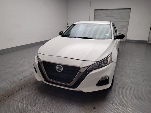 Used 2021 Nissan Altima 2.5 SR FWD image 15