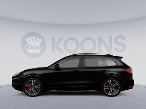 Used 2014 Porsche Cayenne GTS AWD/4WD image 2