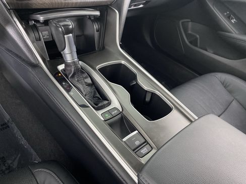 Used 2018 Honda Accord Touring image 31
