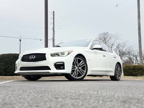 Used 2015 INFINITI Q50 w/ Deluxe Touring Package image 2