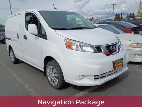 Used 2019 Nissan NV200 SV w/ Navigation Package FWD image 3