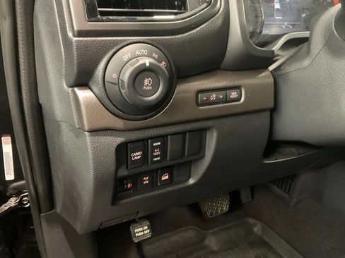 Used 2023 Nissan Titan PRO-4X w/ Pro-4x Convenience Package AWD/4WD image 8