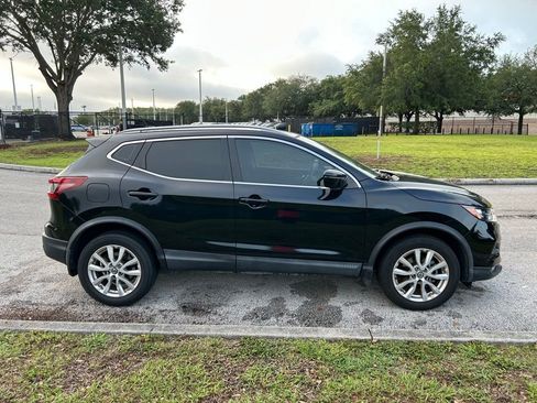 Used 2021 Nissan Rogue Sport SV FWD image 6