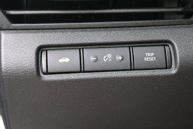 Used 2025 Nissan Altima 2.5 SV FWD image 18