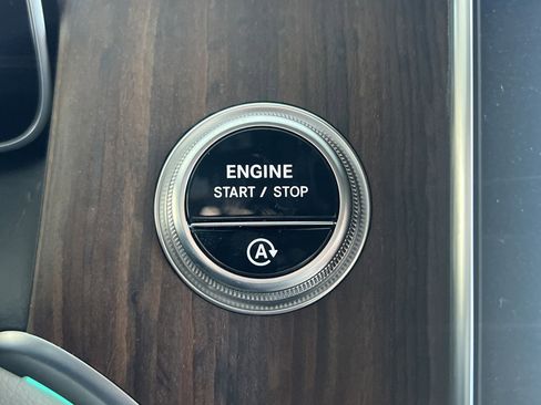 Certified 2025 Mercedes-Benz GLC 300 image 41