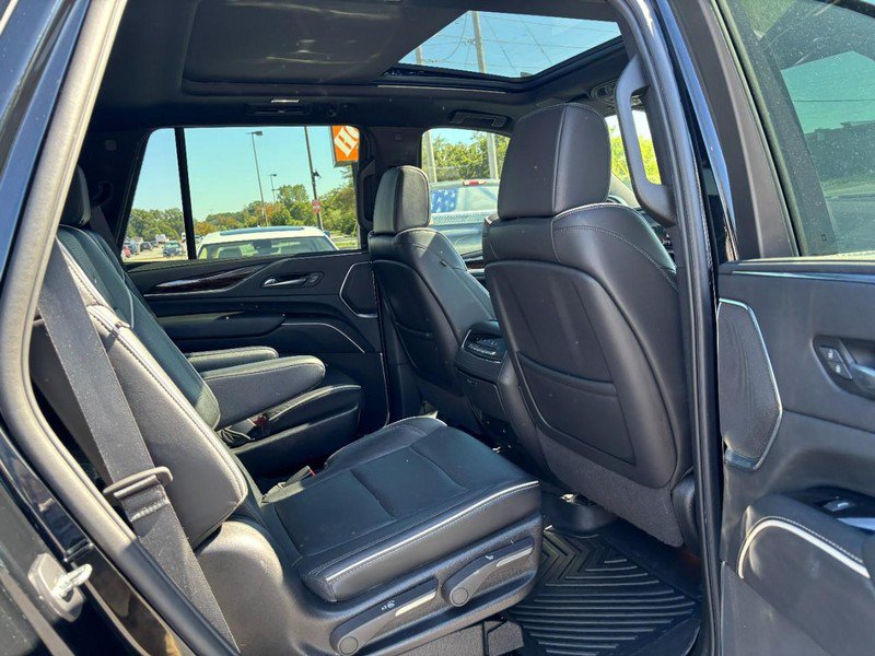 Used 2023 Cadillac Escalade Premium Luxury AWD/4WD image 12