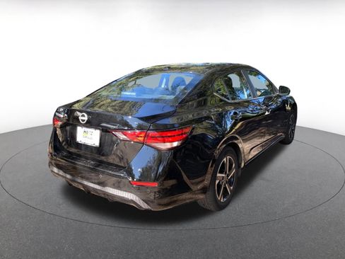 Used 2025 Nissan Sentra SV image 7