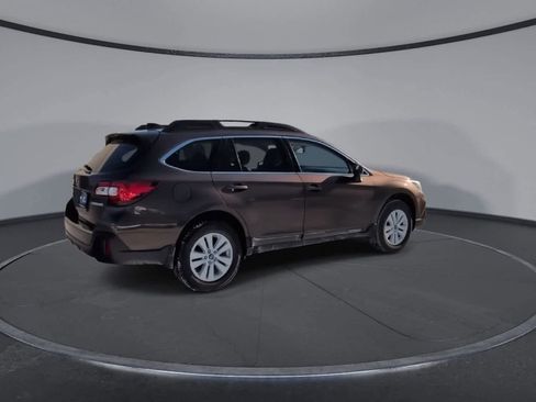 Used 2019 Subaru Outback 2.5i Premium image 8
