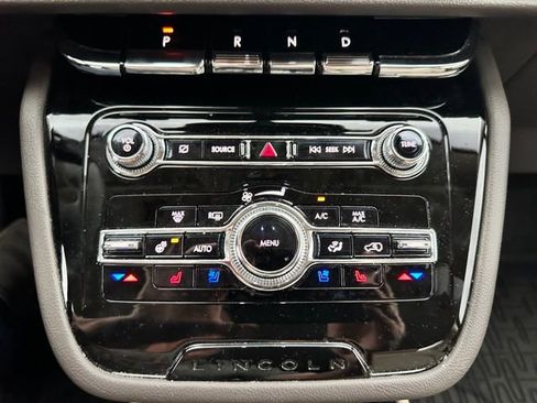 Used 2022 Lincoln Corsair AWD w/ Equipment Group 101A image 18