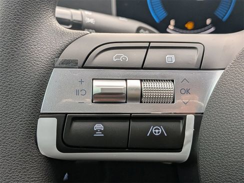 New 2026 Hyundai Tucson SE image 25