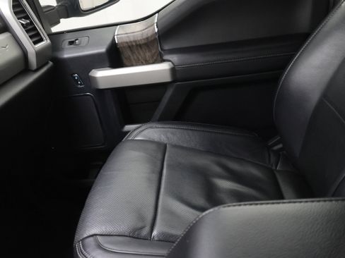 Used 2018 Ford F250 Lariat w/ Chrome Package image 12