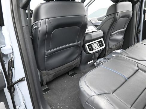 New 2026 Ford F450 Platinum w/ FX4 Off-Road Package image 32