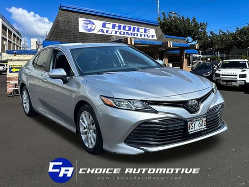 Used 2019 Toyota Camry LE FWD image 10