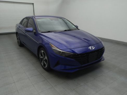 Used 2023 Hyundai Elantra SEL w/ Convenience Package FWD image 13