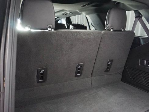 Used 2022 GMC Yukon SLT w/ SLT Premium Package image 21