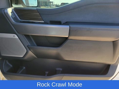 Used 2025 Ford F150 Lariat w/ Equipment Group 501A Mid image 9