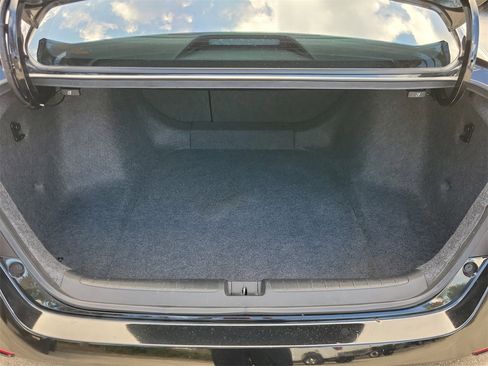 Used 2018 Honda Accord Sport image 8