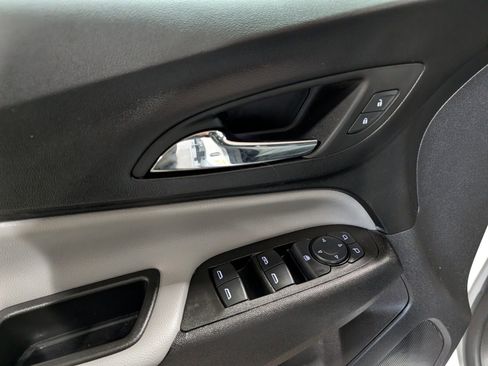 Used 2024 Chevrolet Equinox LS w/ LS Convenience Package image 23