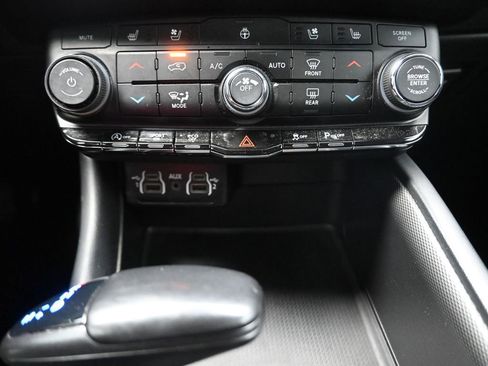 Used 2023 Dodge Durango GT RWD image 8