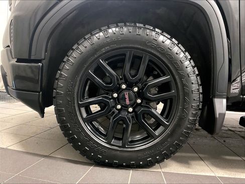 Used 2022 GMC Sierra 1500 Elevation w/ X31 Off-Road Package image 7