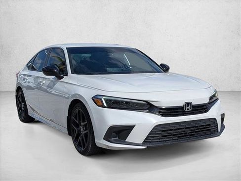 Used 2023 Honda Civic Sport image 3