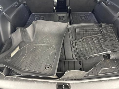 Used 2020 Chevrolet Traverse Premier w/ Redline Edition AWD/4WD image 28