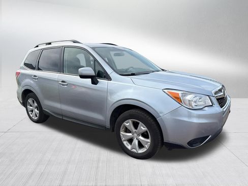 Used 2016 Subaru Forester 2.5i Premium w/ All-Weather Package AWD/4WD image 10