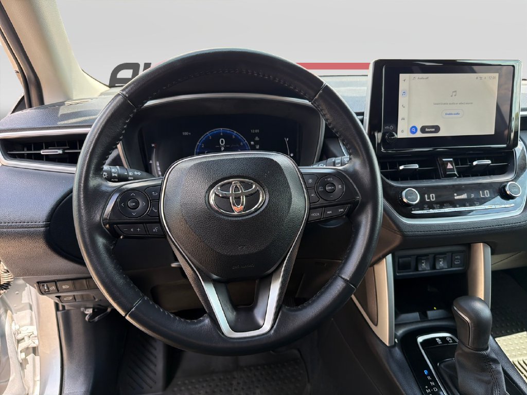 Used 2024 Toyota Corolla Cross XLE w/ Convenience Package FWD image 12