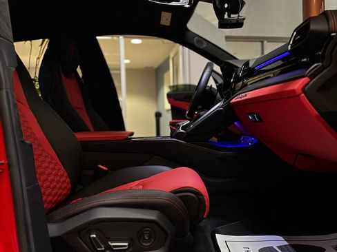 Used 2022 Lamborghini Urus image 16