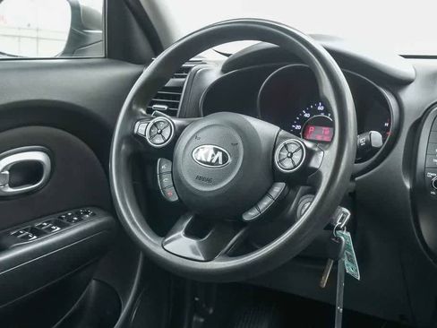 Used 2019 Kia Soul + FWD image 11