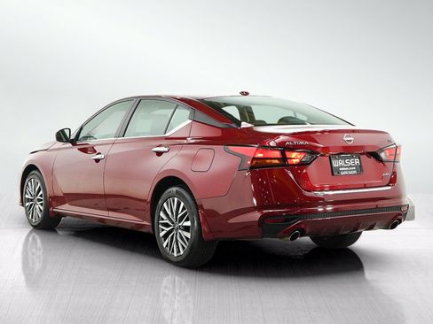 Used 2023 Nissan Altima 2.5 SV w/ SV Premium Package AWD/4WD image 3