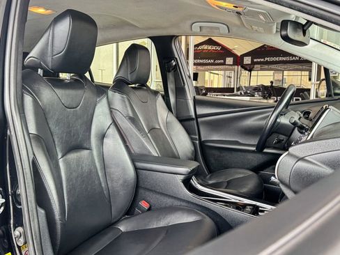 Used 2022 Toyota Prius XLE image 18