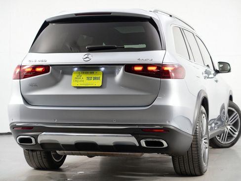 Used 2024 Mercedes-Benz GLS 450 4MATIC image 5