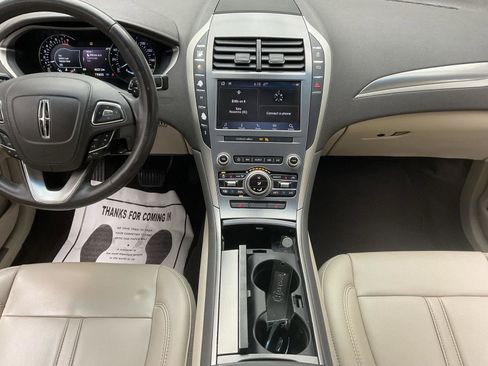 Used 2019 Lincoln MKZ Premiere image 18