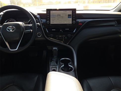 Used 2024 Toyota Camry XLE image 11